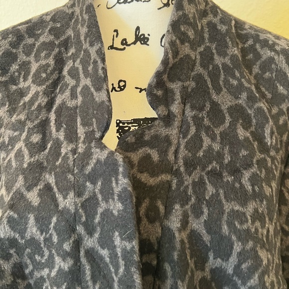 Black and gray leopard print coat,can from another posher but I never wore it - Picture 2 of 9